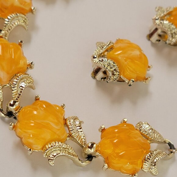 Vintage Germany Orange Lucite Shell Motif Necklace and Clip-on Earring Set - Picture 4 of 10